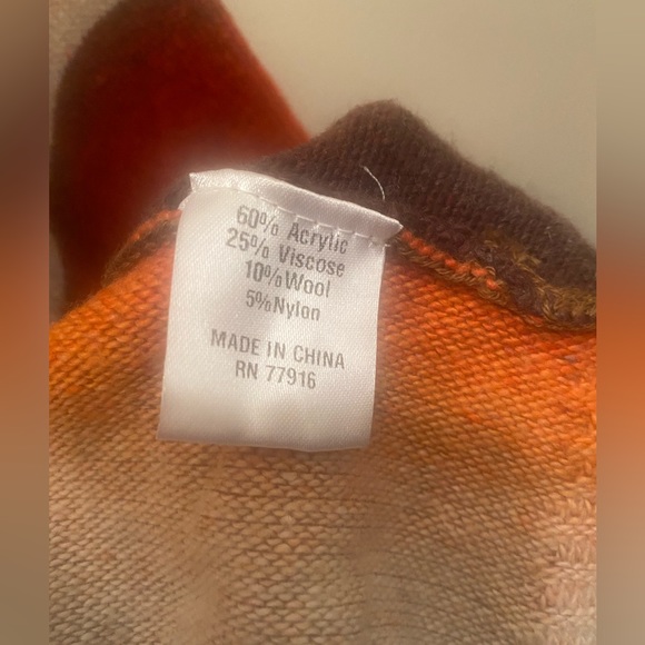 Colorful Poncho/wrap with fringe - Picture 5 of 5